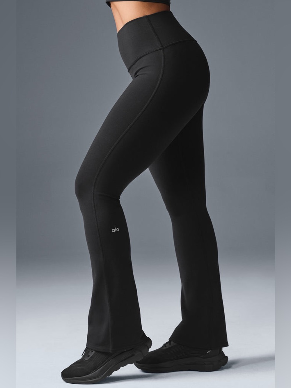 Alo Airbrush Bootcut High Rise Leggings In Black Sz M MSRP:$128 worn twice - Picture 2 of 10